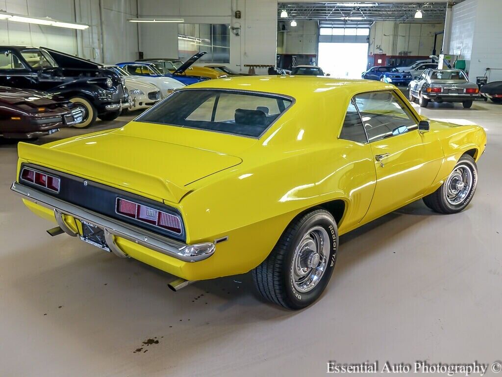 Chevrolet-Camaro-Coupe-1969-Yellow-Black-114606-10