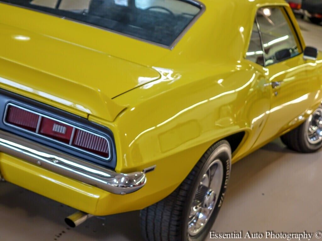 Chevrolet-Camaro-Coupe-1969-Yellow-Black-114606-8