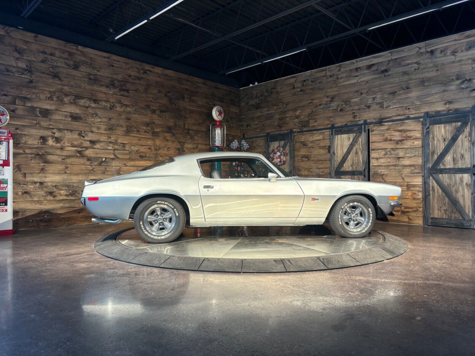 Chevrolet-Camaro-Coupe-1971-Silver-Black-4814-9