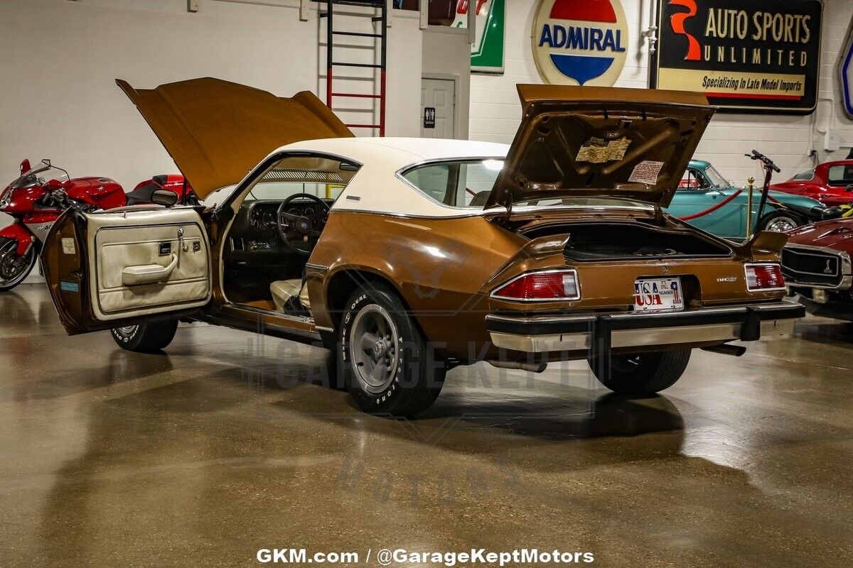 Chevrolet-Camaro-Coupe-1974-Brown-Tan-116354-2