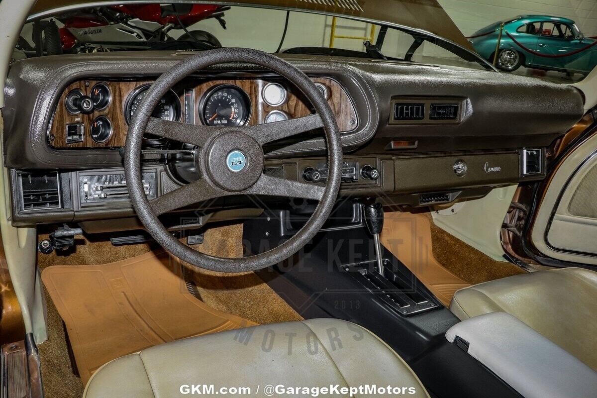 Chevrolet-Camaro-Coupe-1974-Brown-Tan-116354-3