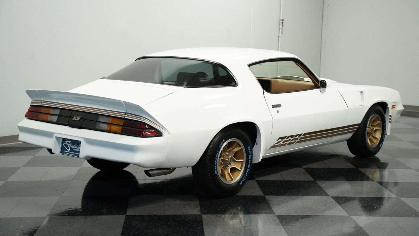 Chevrolet-Camaro-Coupe-1979-11