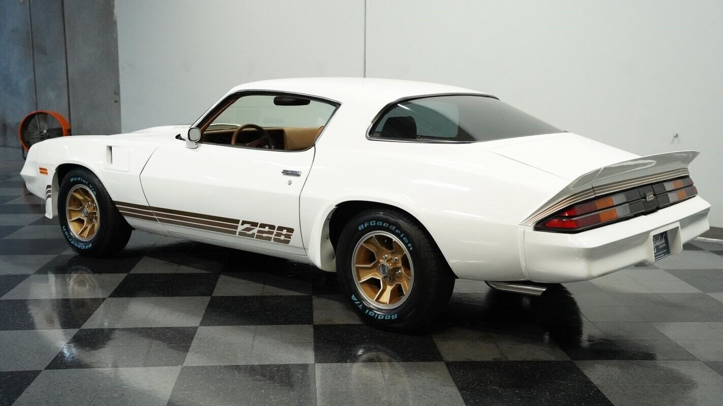 Chevrolet-Camaro-Coupe-1979-7