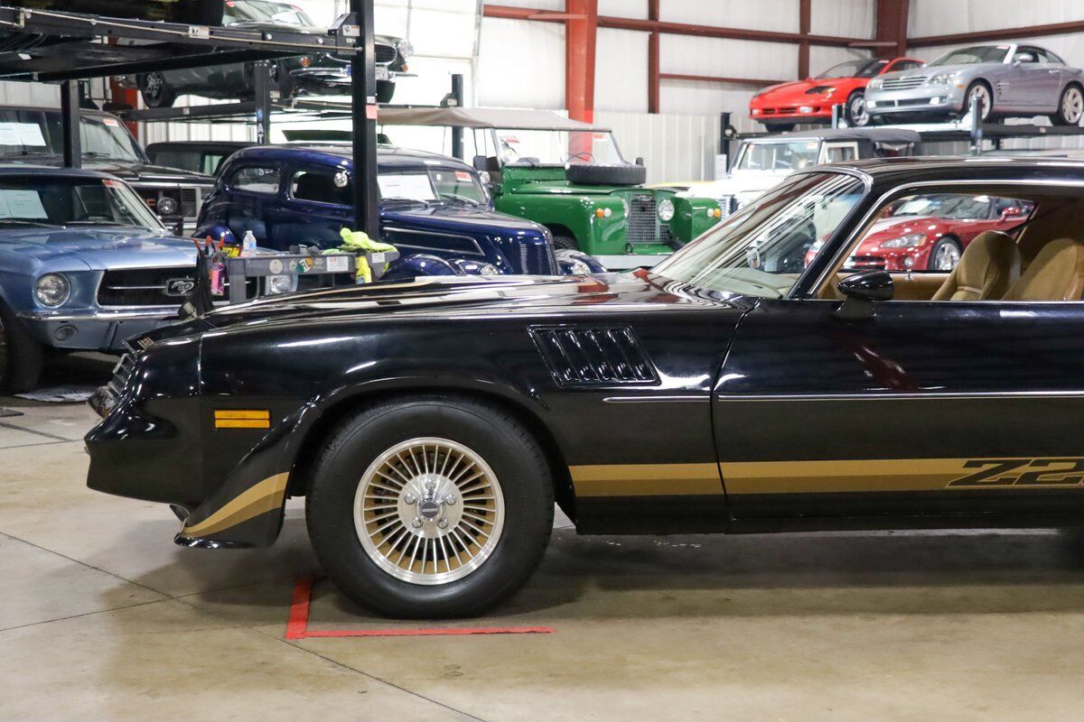 Chevrolet-Camaro-Coupe-1979-Black-Tan-21208-1