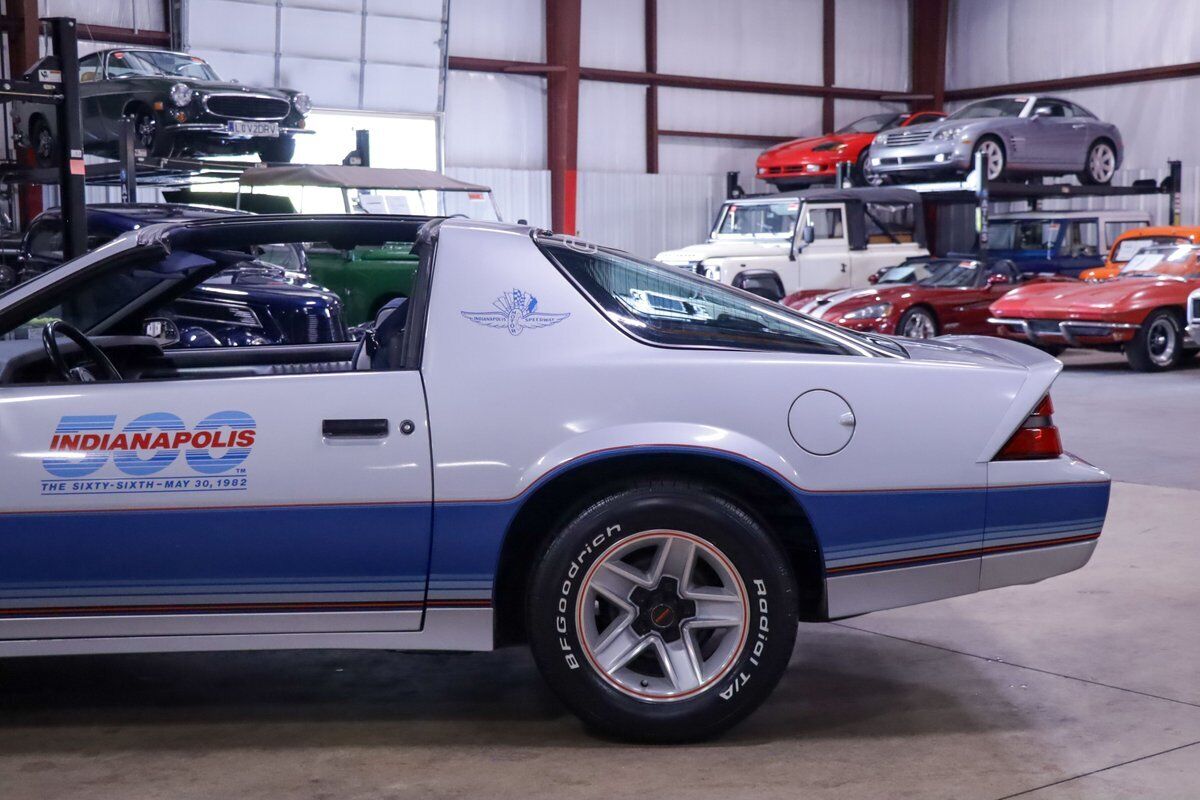 Chevrolet-Camaro-Coupe-1982-Silver-Blue-28780-3