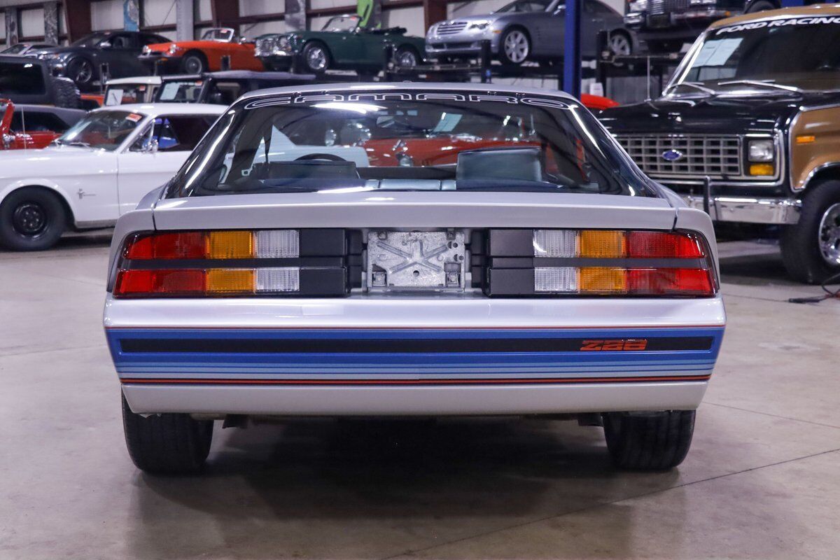 Chevrolet-Camaro-Coupe-1982-Silver-Blue-28780-5