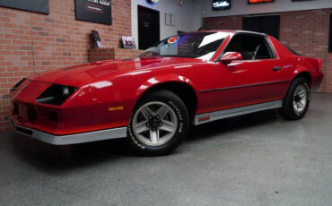 Chevrolet-Camaro-Coupe-1984-Red-Charcoal-166644-1