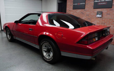 Chevrolet-Camaro-Coupe-1984-Red-Charcoal-166644-11