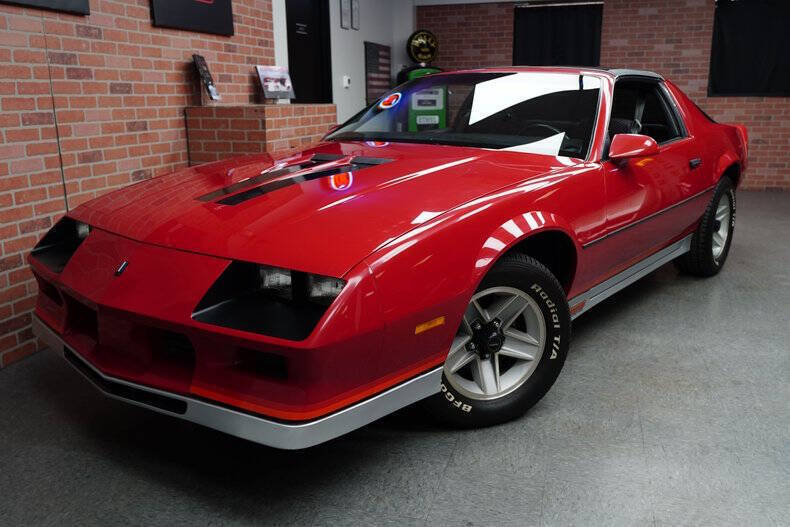 Chevrolet-Camaro-Coupe-1984-Red-Charcoal-166644-4