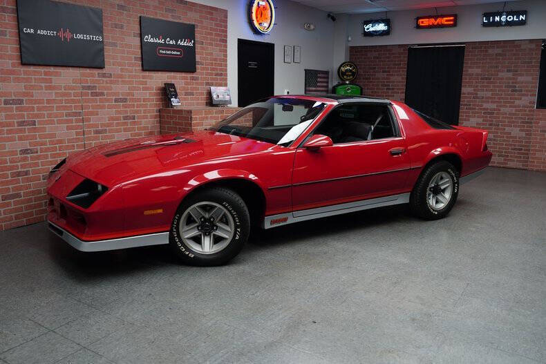 Chevrolet-Camaro-Coupe-1984-Red-Charcoal-166644-7