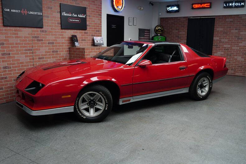 Chevrolet-Camaro-Coupe-1984-Red-Charcoal-166644-8