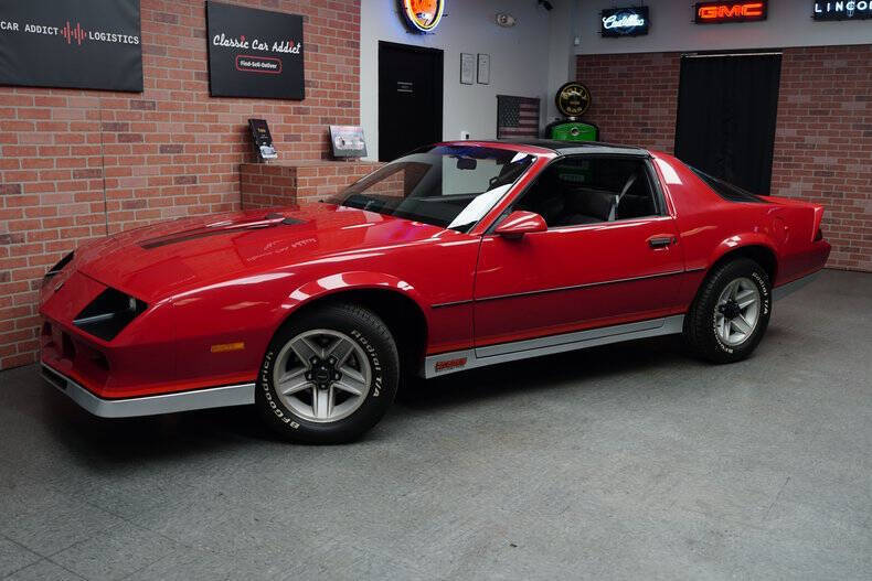 Chevrolet-Camaro-Coupe-1984-Red-Charcoal-166644-9