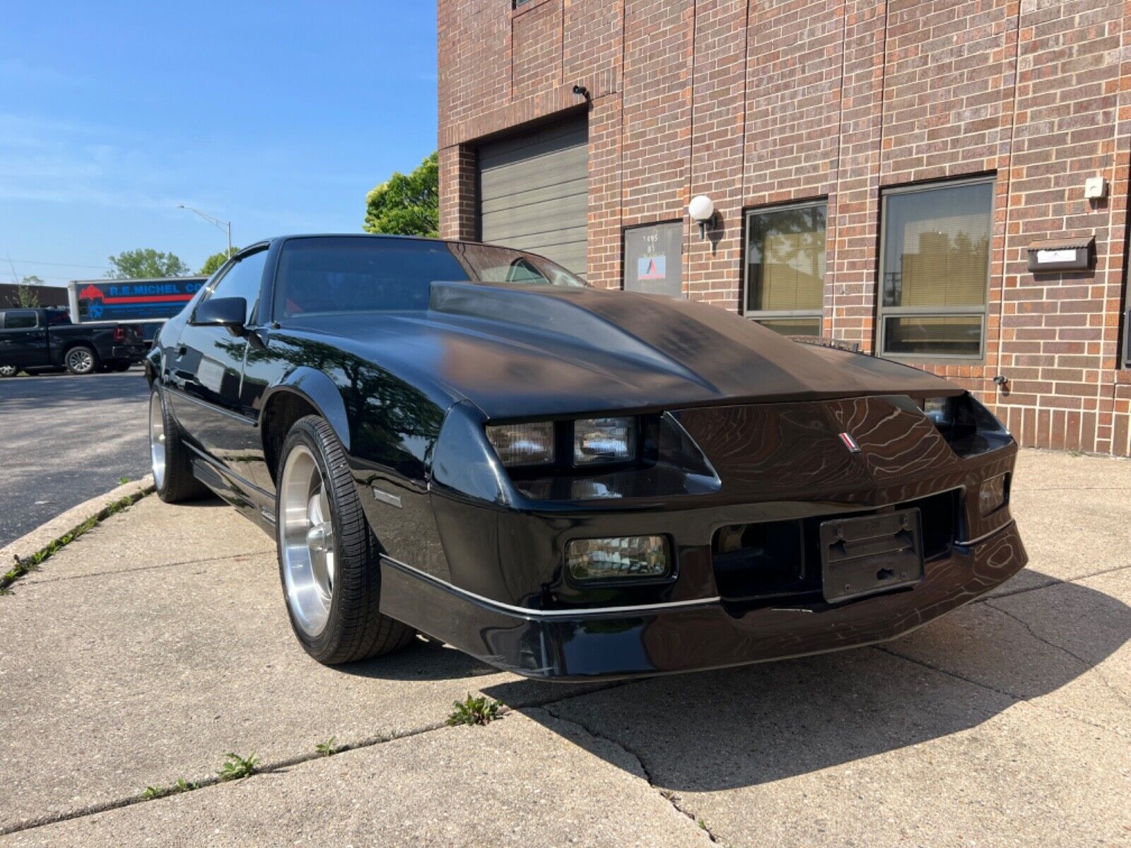 Chevrolet-Camaro-Coupe-1986-Black-Red-138949-11