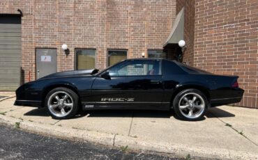 Chevrolet-Camaro-Coupe-1986-Black-Red-138949-2