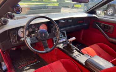 Chevrolet-Camaro-Coupe-1986-Black-Red-138949-22