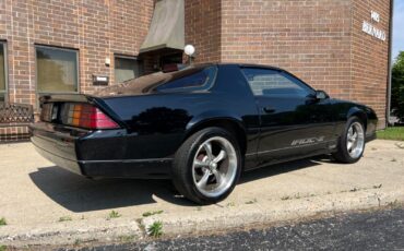 Chevrolet-Camaro-Coupe-1986-Black-Red-138949-8