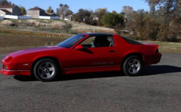 Chevrolet-Camaro-iroc-z28-1989