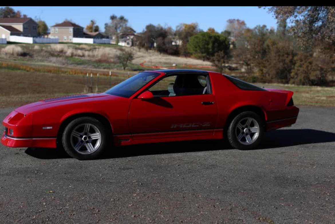 Chevrolet-Camaro-iroc-z28-1989