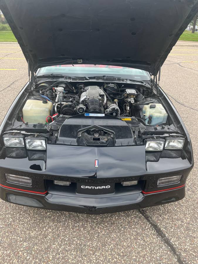 Chevrolet-Camaro-iroc-z28-1990-black-117482-6