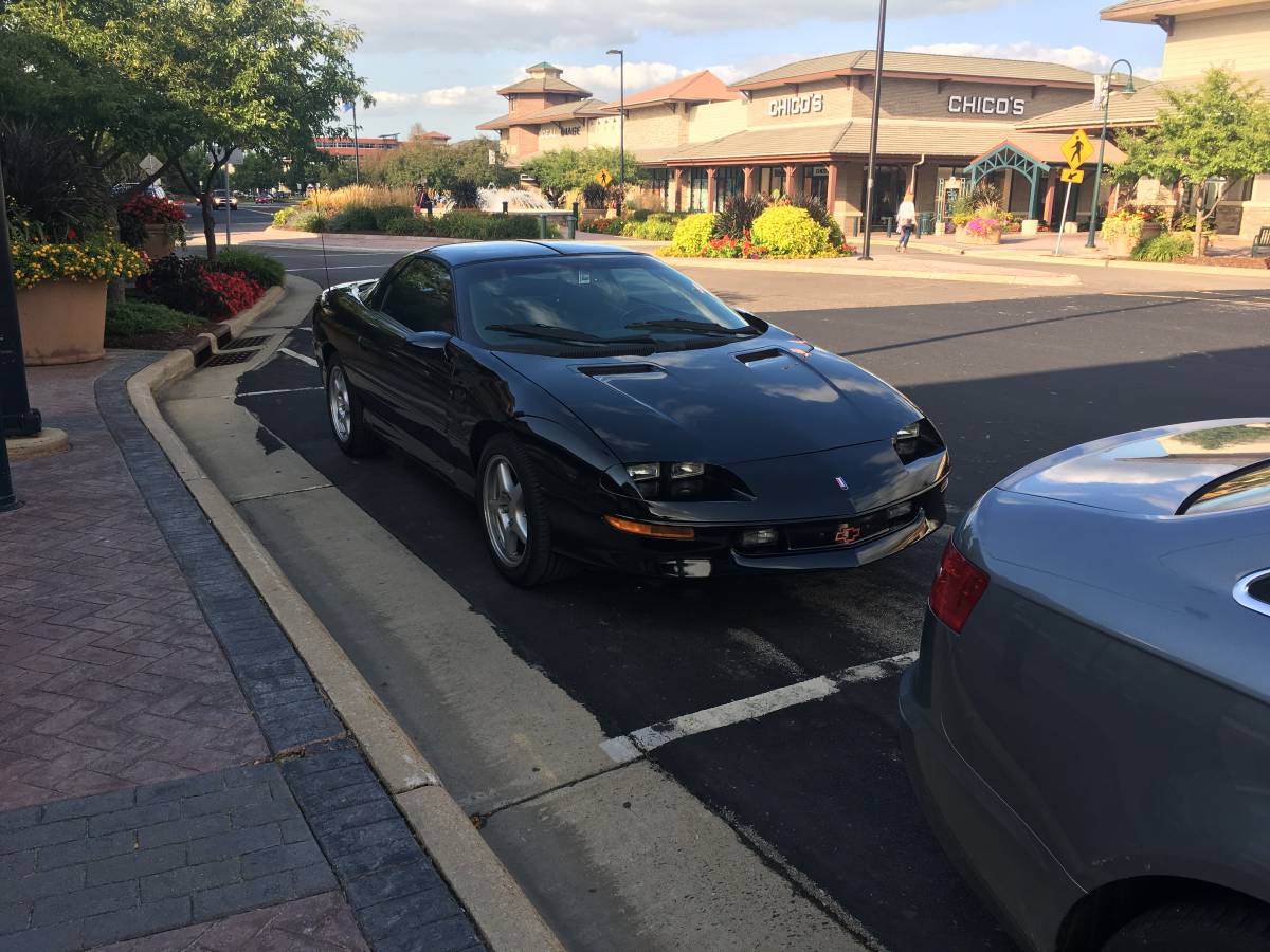 Chevrolet-Camaro-sport-coupe-amp-convertible-1995-1