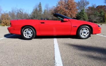 Chevrolet-Camaro-sport-coupe-amp-convertible-1995-1