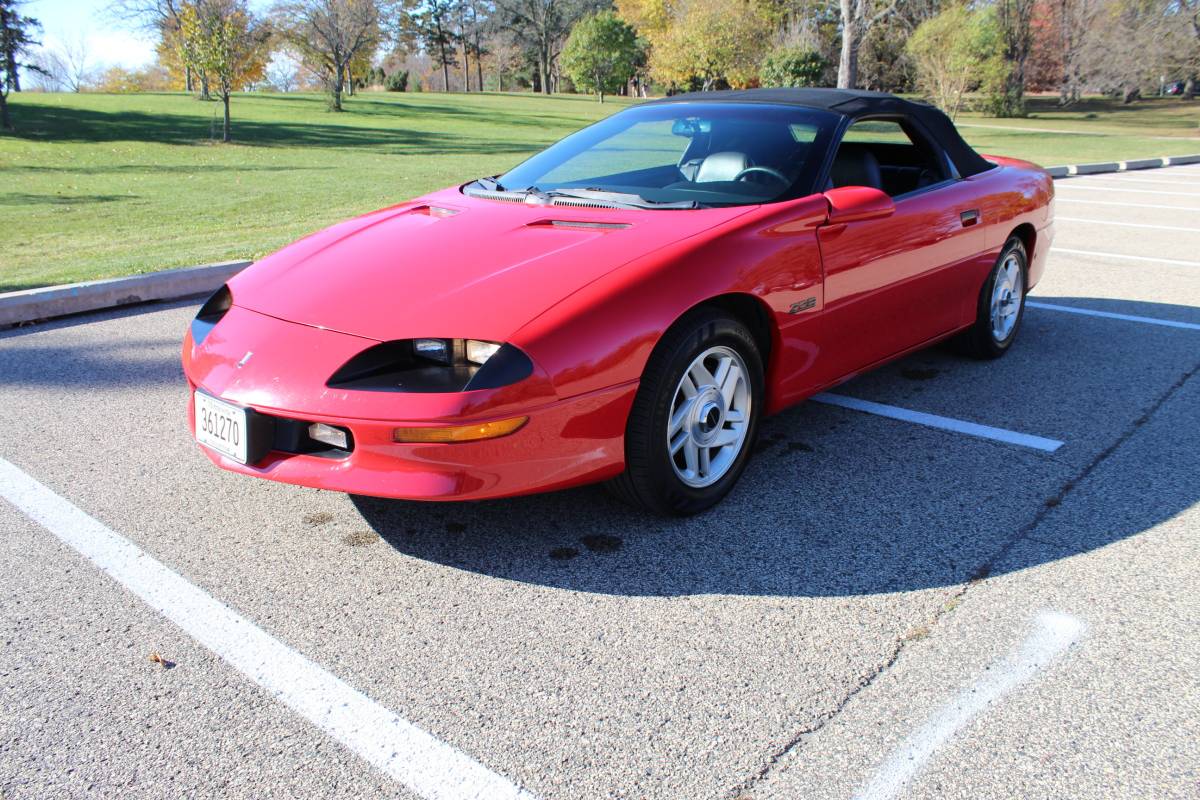 Chevrolet-Camaro-sport-coupe-amp-convertible-1995-11