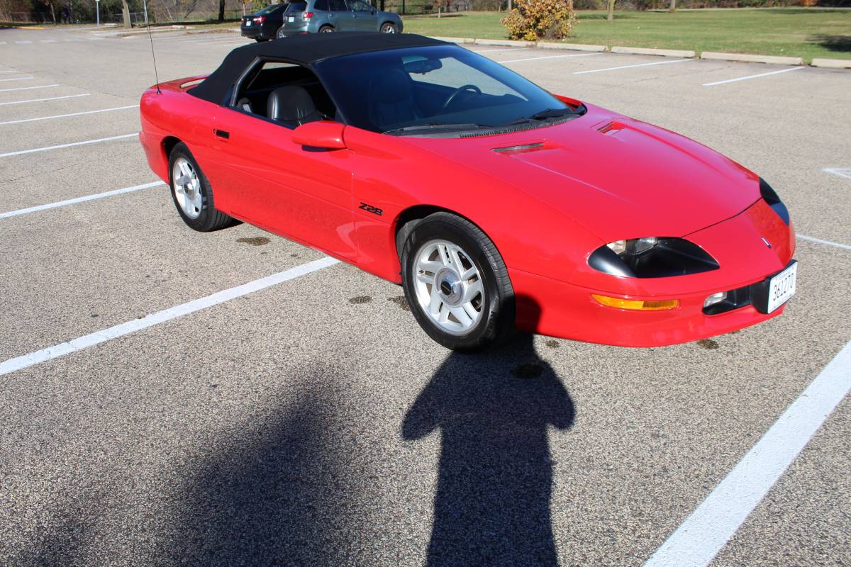 Chevrolet-Camaro-sport-coupe-amp-convertible-1995-13