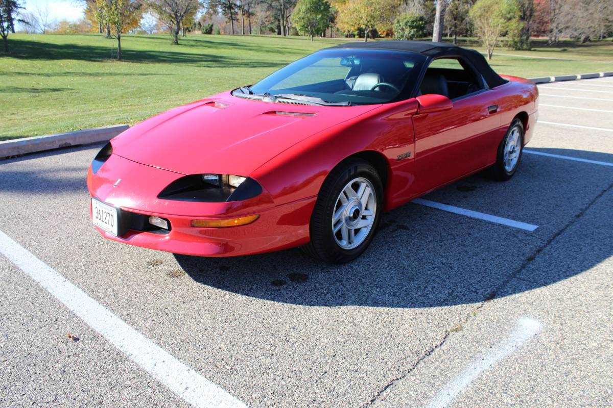 Chevrolet-Camaro-sport-coupe-amp-convertible-1995-14