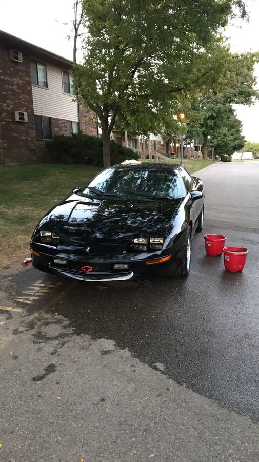 Chevrolet-Camaro-sport-coupe-amp-convertible-1995-2