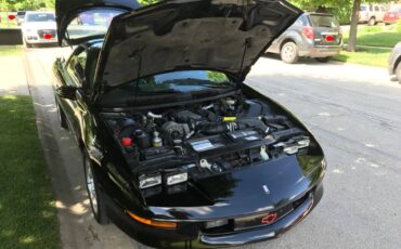 Chevrolet-Camaro-sport-coupe-amp-convertible-1995-4