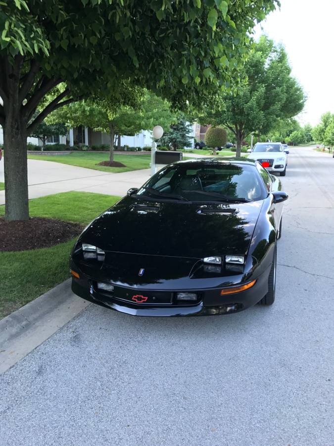 Chevrolet-Camaro-sport-coupe-amp-convertible-1995-6