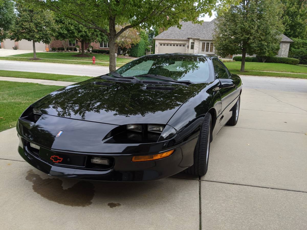 Chevrolet-Camaro-sport-coupe-amp-convertible-1995-8