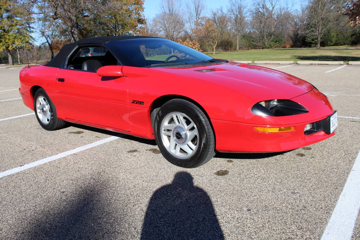 Chevrolet-Camaro-sport-coupe-amp-convertible-1995-8