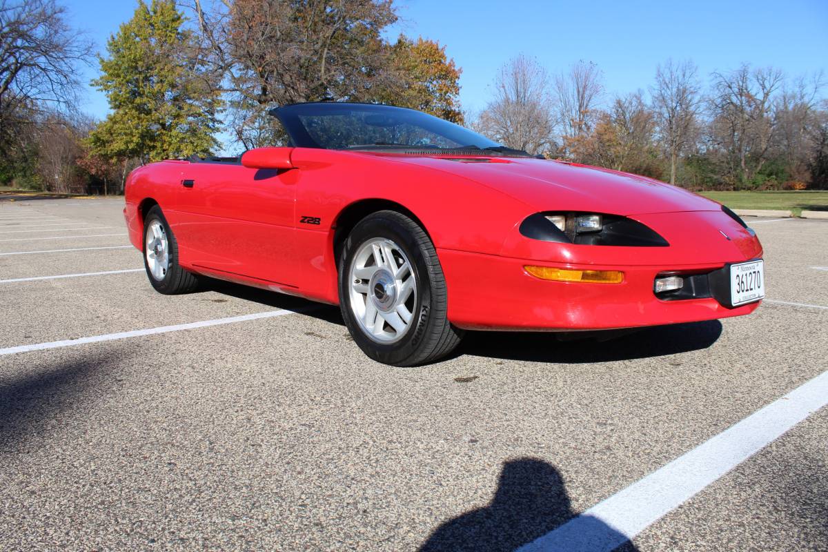 Chevrolet-Camaro-sport-coupe-amp-convertible-1995