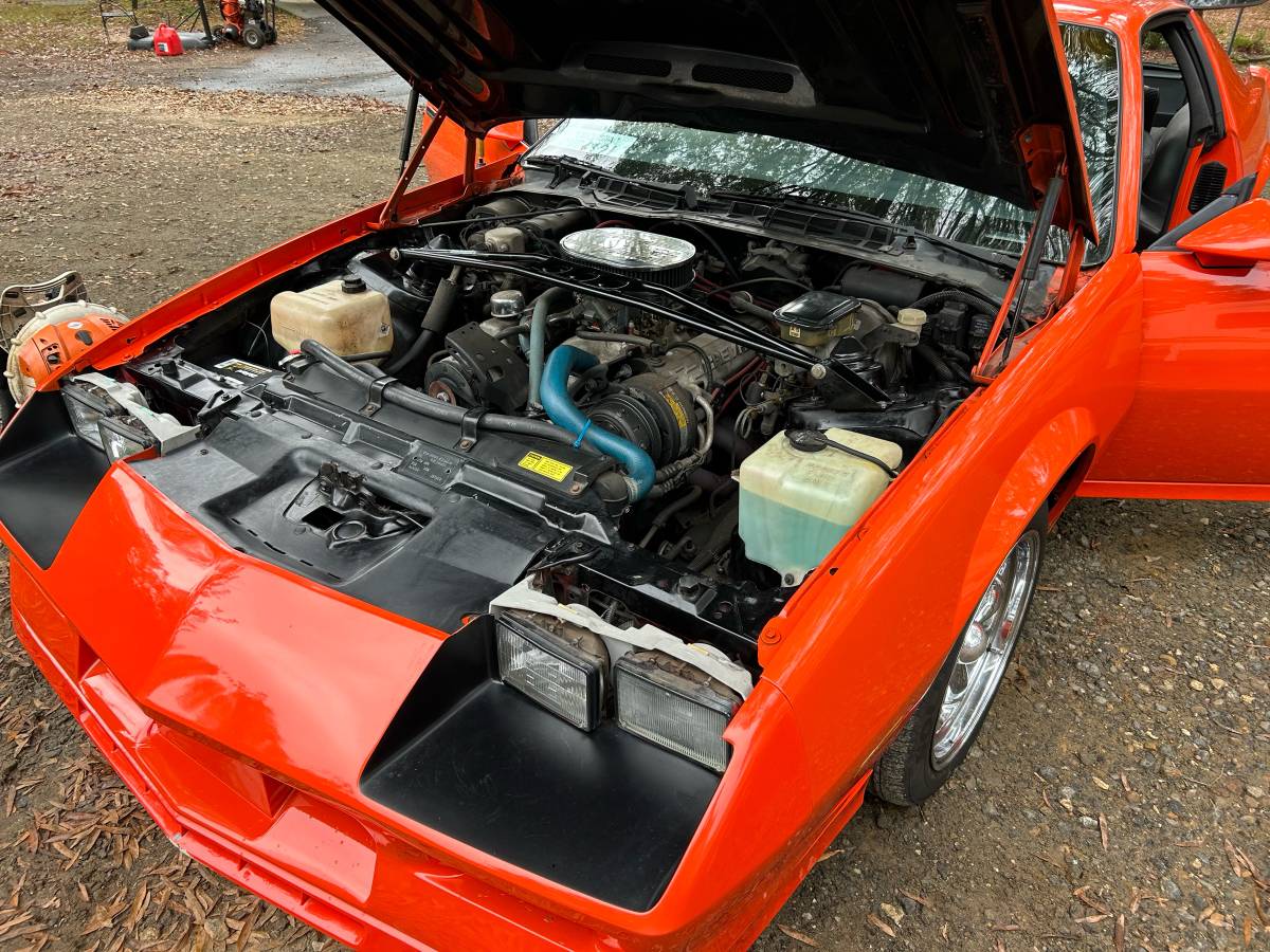 Chevrolet-Camaro-z28-1984-orange-112654-13