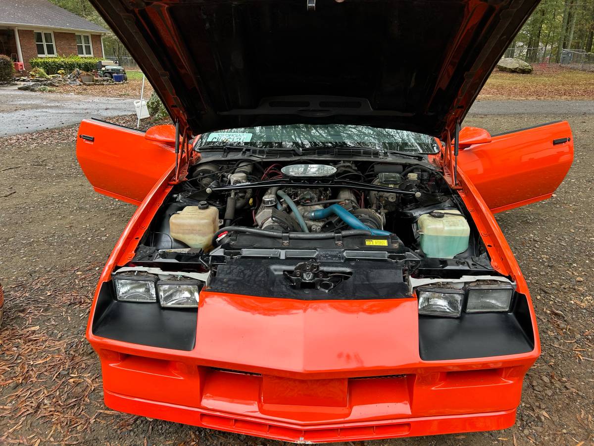 Chevrolet-Camaro-z28-1984-orange-112654-14