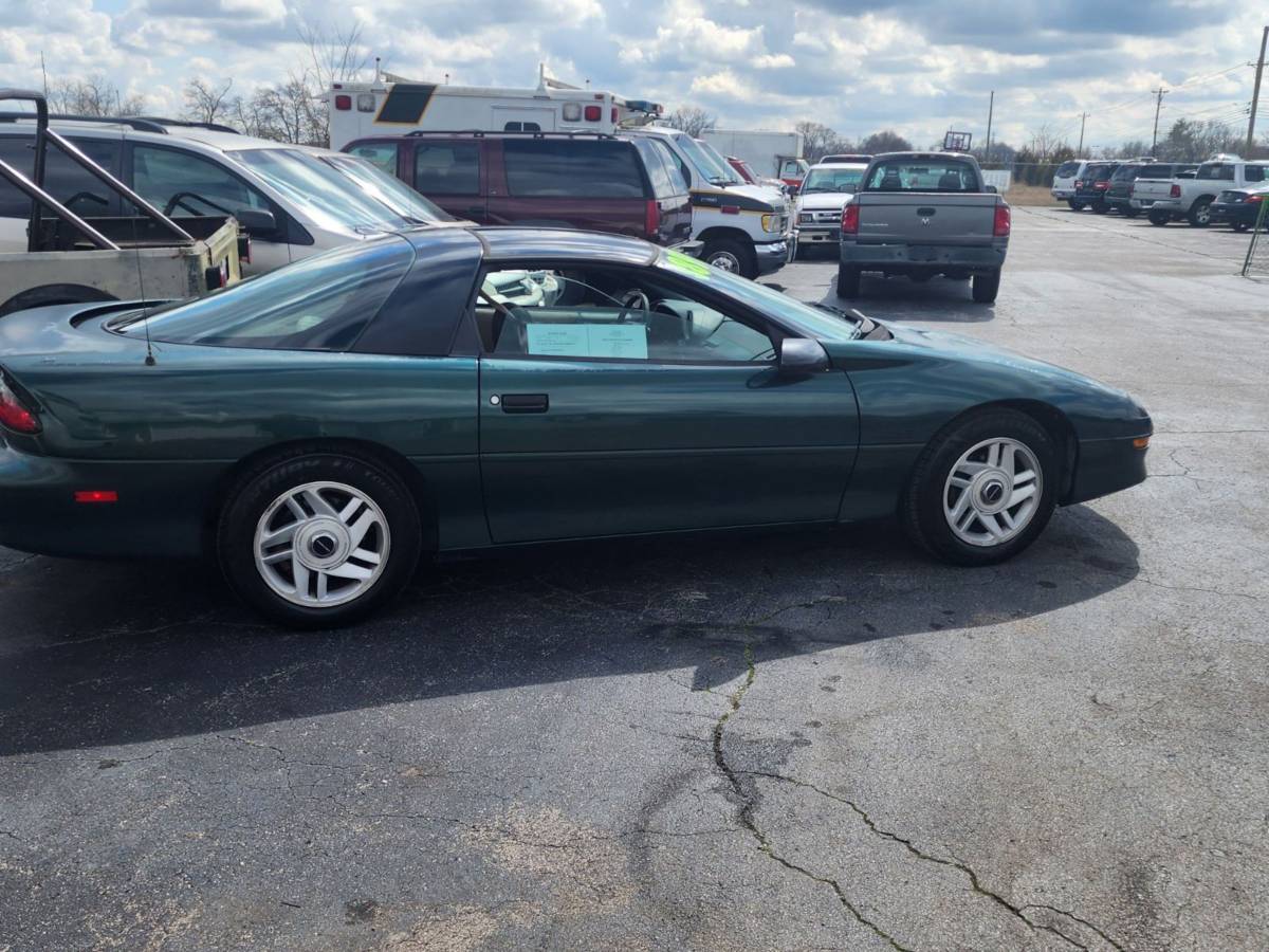 Chevrolet-Camaro-z28-1995-green-252666-2