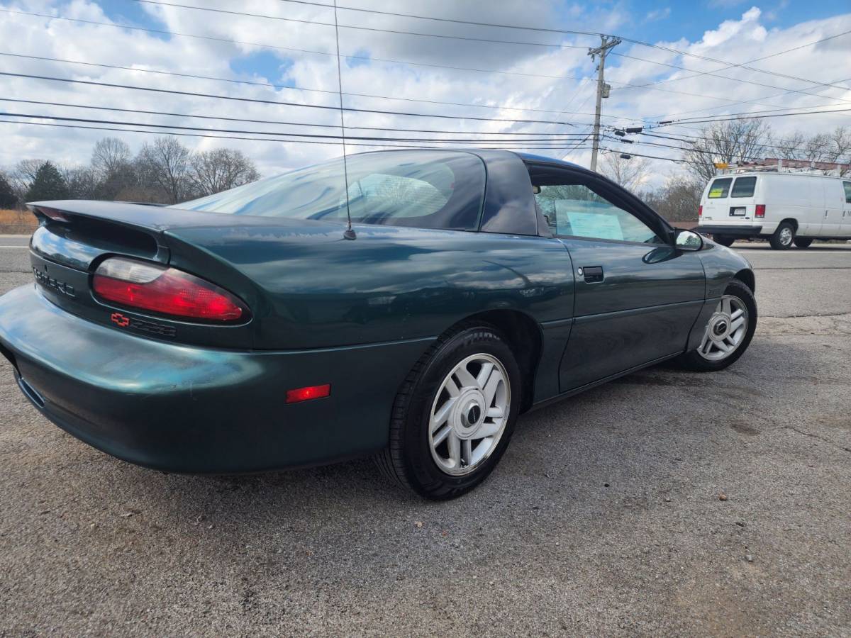 Chevrolet-Camaro-z28-1995-green-252666-4