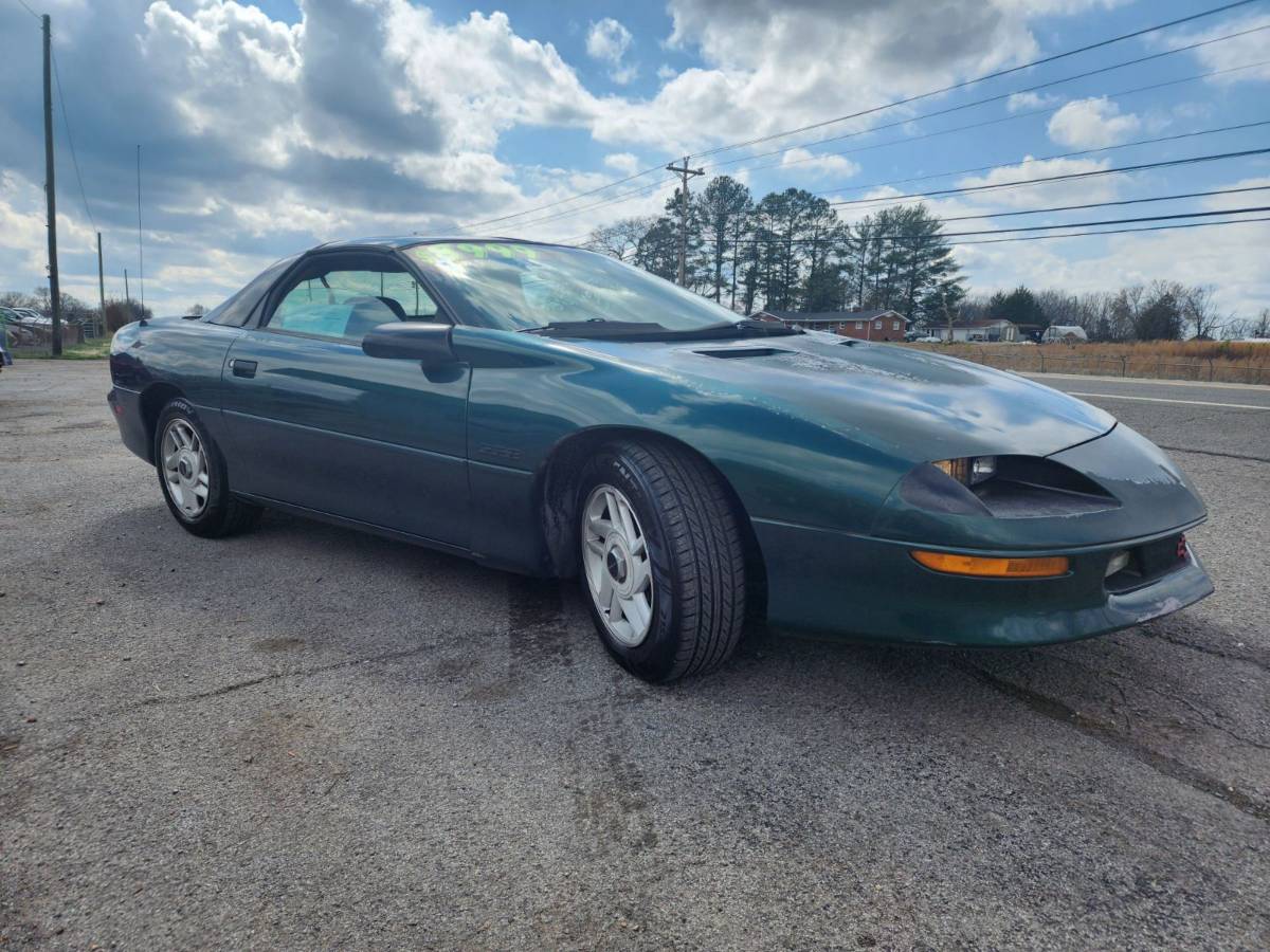 Chevrolet-Camaro-z28-1995-green-252666