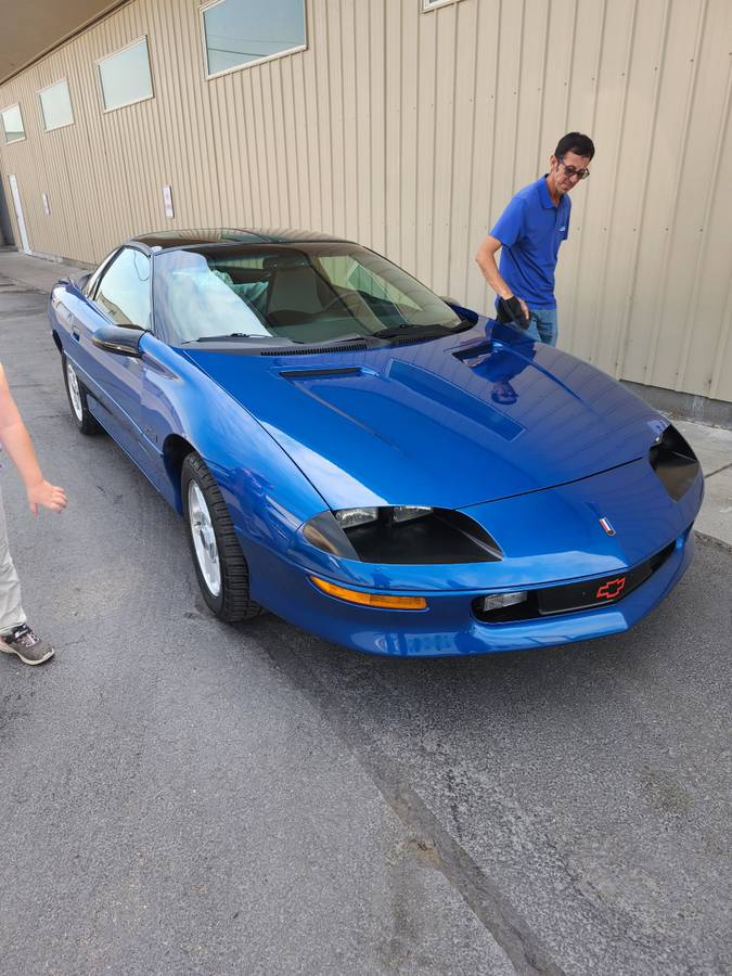 Chevrolet-Camaro-z28-1995