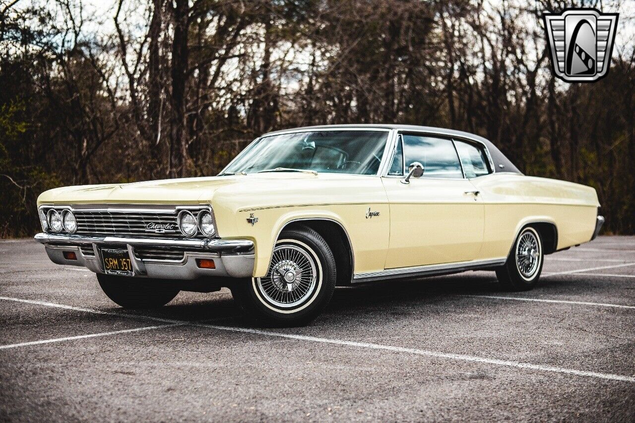 Chevrolet-Caprice-1966-Yellow-Black-83536-2