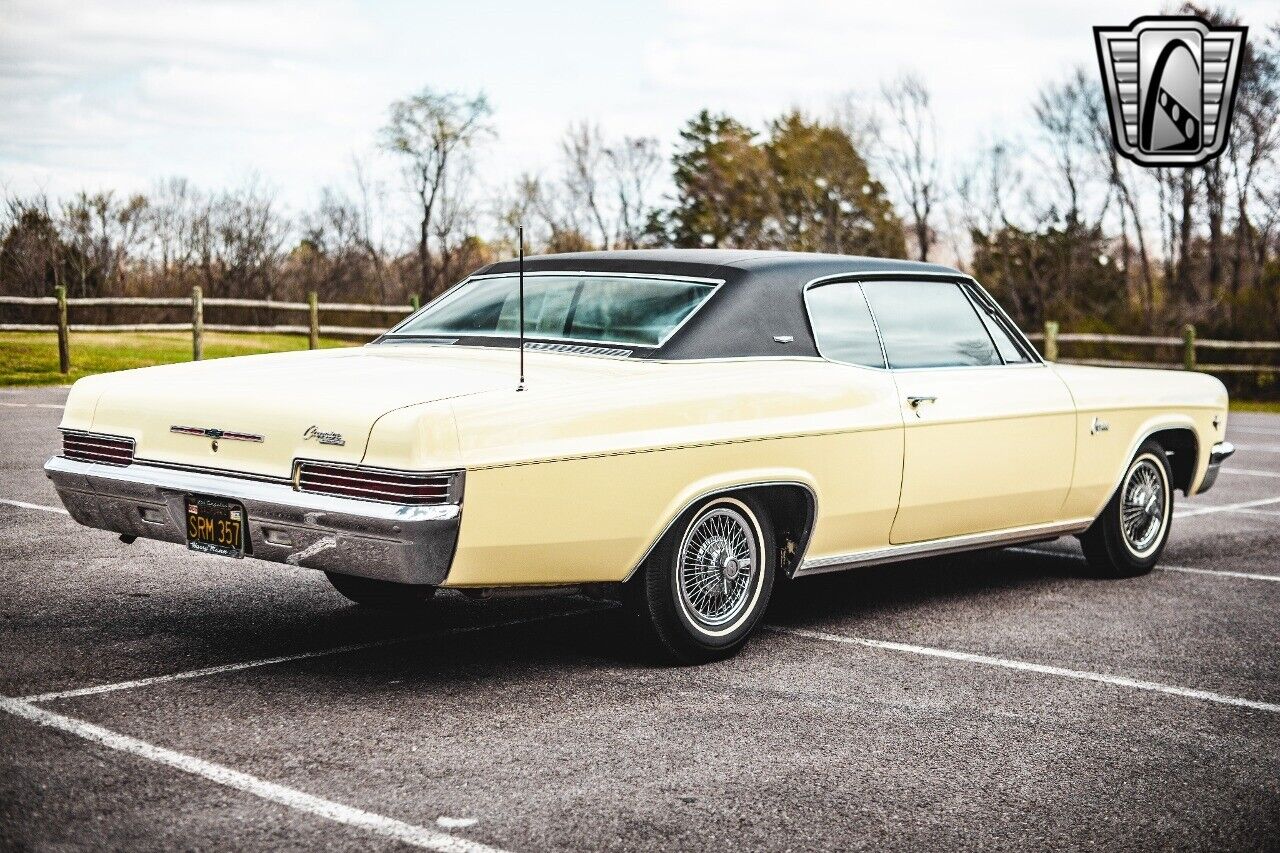 Chevrolet-Caprice-1966-Yellow-Black-83536-7