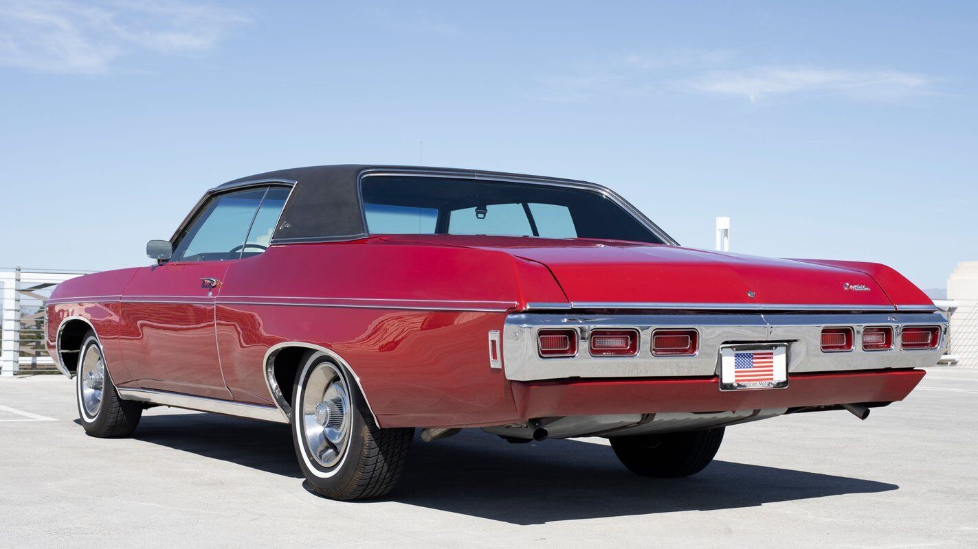 Chevrolet-Caprice-1969-0-2