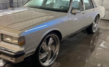 Chevrolet-Caprice-1988-7