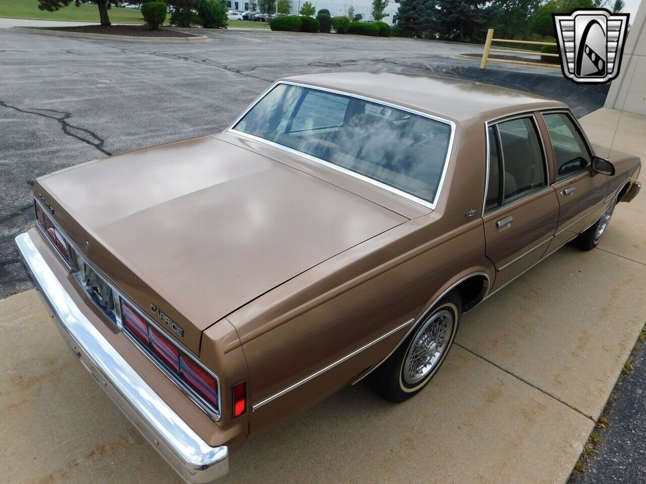 Chevrolet-Caprice-1989-Light-Beechwood-Metallic-Tan-95909-4