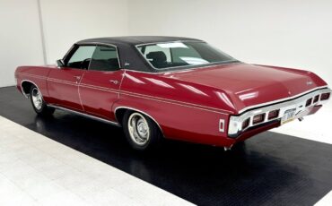 Chevrolet-Caprice-Berline-1969-Red-Black-151272-2