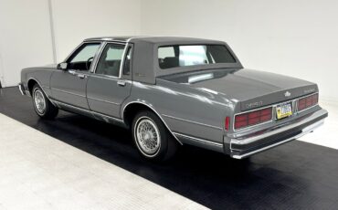 Chevrolet-Caprice-Berline-1989-2