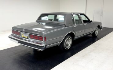 Chevrolet-Caprice-Berline-1989-4