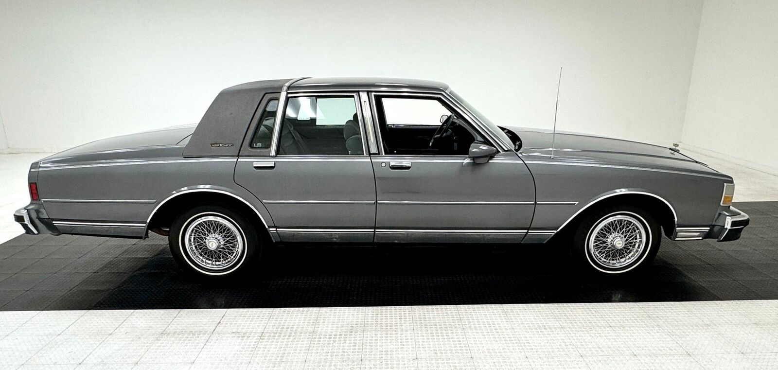 Chevrolet-Caprice-Berline-1989-5