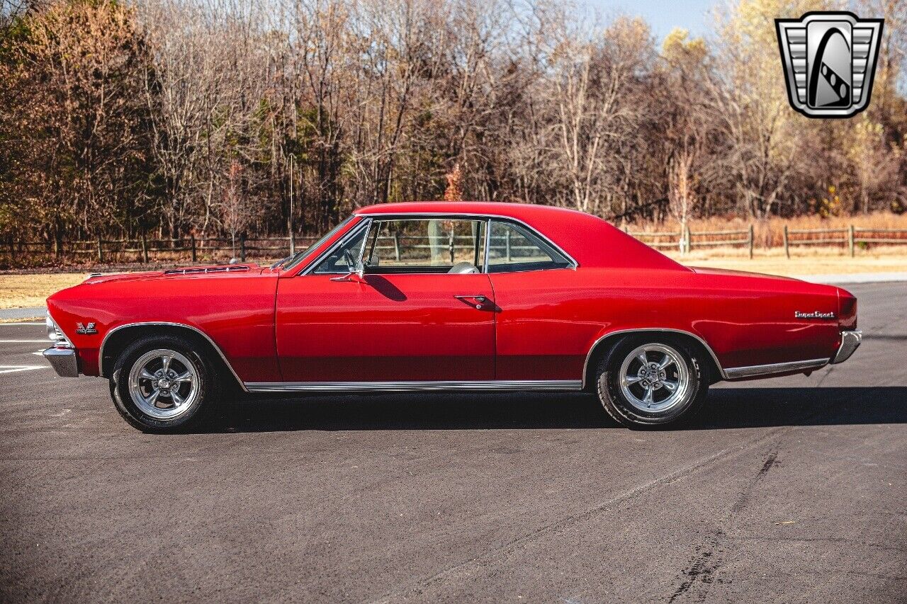 Chevrolet-Chevelle-1966-Red-White-84874-3